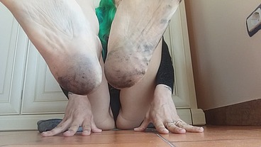 dirty dirty dirty barefoot