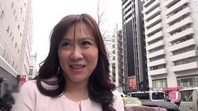 Shiori, the Mature Wife, Enjoys Her Second Encounter