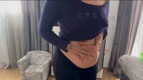 I play with bellybutton and farts in jeans