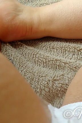 4K Orgasm in White Lace Panties with Masturbation