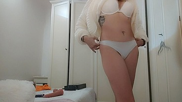 Chantal learn to suck