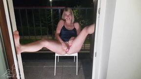 My balcony masturbation with squirt