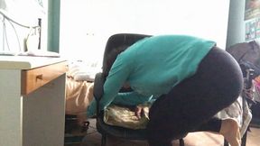 stuck fetish while I look at my cellphone and ignore you - you think in looking at my ass which I better to do