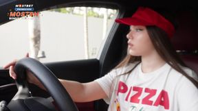 Delivered a pizza, got a creampie and a tip in the delivery girl's ass&#x1F351;