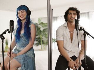 Blue-Haired Dominatrix-bitch Jewelz Blu Has An Intensive Climax Whilst Riding Zane Walker