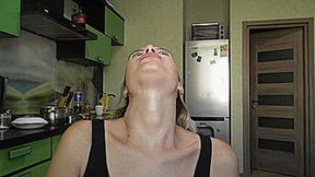 SWALLOWING LARGE CHUNKS OF PEACH!MP4