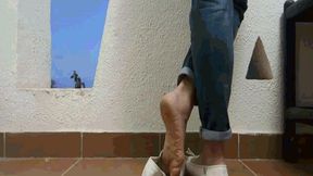 Playing with white ballet shoes WMV(1280x720)FHD