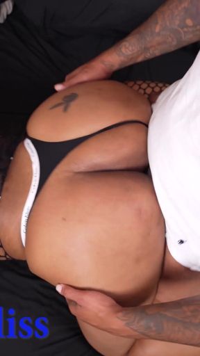 Big Booty Light Skin Slut Takes Dick