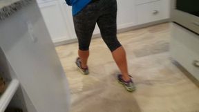 Jennifer Model Home Gray Tights Reach Challenge