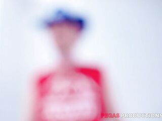 Pegas Productions - Une Plotte mother I'd like to fuck à Gros Seins se tape un Travel à Trois Anal