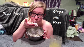 Pixie eats Mayo and Peas
