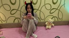 Stepdad Gave Stepdaughter Blowjob and Riding for New Phone as Punishment