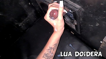 Fiz 6 machos gozarem pelo gloryhole na festa de swing com Corno Jr Doidera me comendo e ainda brinquei e chupei com varias outras picas