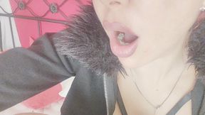 la bella mistress ti dice come masturbarti ed esagera-the beautiful mistress tells you how to masturbate and exaggerates