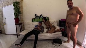 Kimi the Queen enjoys herself during pauses