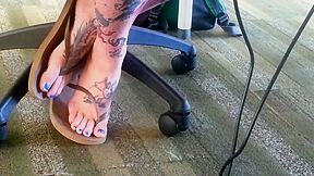 Horny Camera Spots Attractive Tattooed Candid Feet In Flip Flops