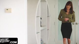 Family Strokes -Stunning Assed Blonde Goddess Getting Sexual Lesson