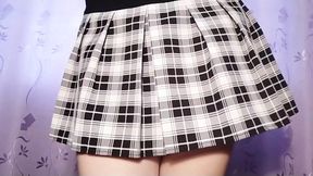 Juicy Slapper Flashes Thighs Down, Sways in Sizzling Tease, Unzipping Skirt for Sultry Showtime