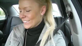 SUBES MADCHEN INTO PANTS HAT SEIN TAXI -GELD VERSHOPPT
