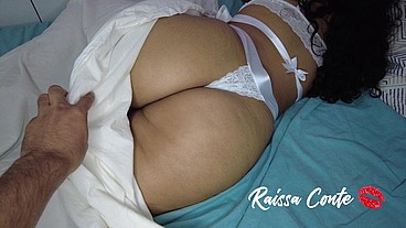 peguei a gostosa na cama meti o pau e coloquei o plug anal no cu dela
