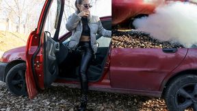 Smoky exhaust revving by Nicki