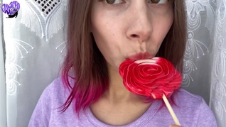 Naughty stepmom sucks a lollipop and show her long hot sexy tongue - Pantera Nika