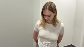 My New Upstairs Neighbor Turned Out to Be a Whore and Spread Her Legs in the Hallway