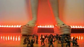 crushing toy soldiers with my huge wedges 4k
