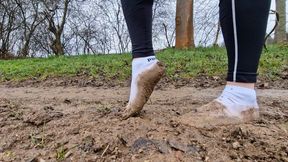 Slow & Dirty – Schlammspiel in weißen Socken nach Buffalo-Ausziehszene
