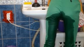 Sexy Helena don't stop pee