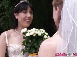 Aussie bride eating vagina
