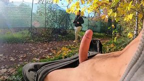 Plump Busty Hottie Satisfies the Exhibitionist's Sexual Needs With Blowie And Titjob In the Park