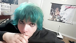 Emo Girl Uses Throat And Gets Facial
