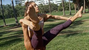 Homegrown Brazilian Mature Spreading Outside for Intense Oral&#x1F61C; Action
