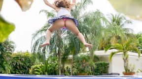 Big Tit Babe Twerks on Trampoline