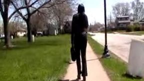 nilou s cellphone crushing limo wait-nilou achtland