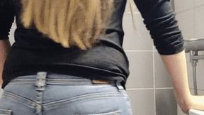 Peeing To My Jeans (mp4)