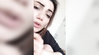 Azeri kulotsuz ev hanimi temizlik yapiyor dilde