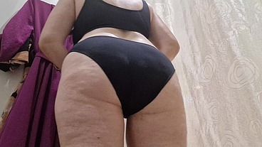 Big fat fat ass shows you ass in shop 4K