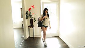 Buxom pale nympho Jessica Rex gets her pussy lips stretched with BBC