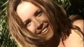 Outdoor COUGAR Vixen Masturbation