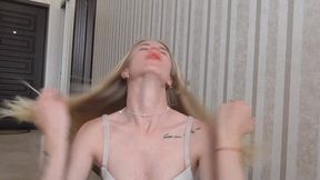 Sweet pink lips! MP4