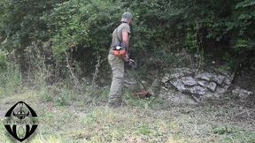 Sexy Landlady Squeezes Juicy Fruits, Ravishes Gorgeous Gardener