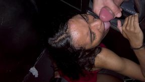 chupei no pelo na balada da hot e ele gozou na minha carinha de puta
