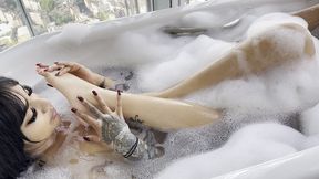 kinky bubble bath with marina maya