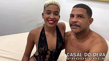 Na primeira vez no canal a safada Rebeca Olew deixou botar ate no cu e bebeu leite