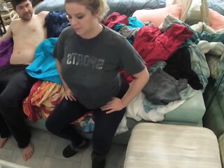 Stepsiblings unintentionally turn eachother on and end up screwing on the bed