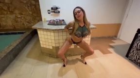 morena safada mamando a piroca ate o talo