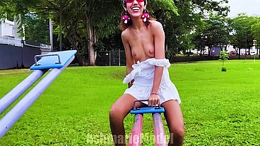Nipple Slips, Hairy Pits & Hairy Asshole Spreading