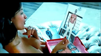 Rebeu fran&ccedil_aise partag&eacute_e par blacks gangbang intense